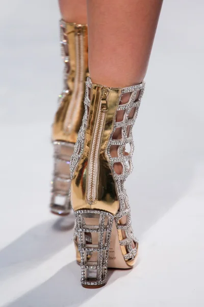 Look 24